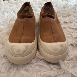 UGG Tasman Weather Hybrid size 10 men’s/ 11 women’s